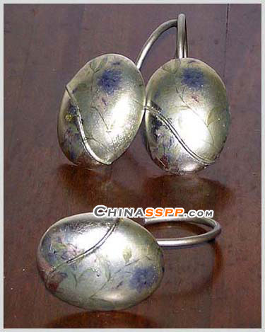 �ͽ��������ϵĕr�У�����