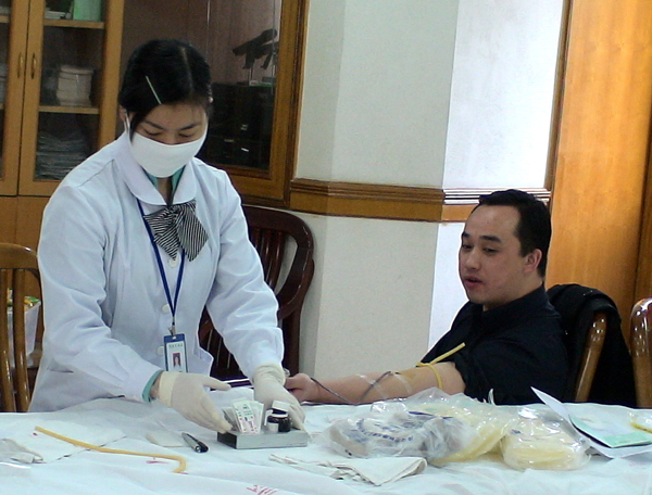 ˯������˾�M���T����Ը�I(xi��n)Ѫ