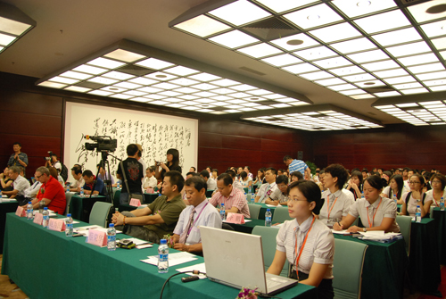 �Ҽ�չ�߷�Փ�����O(sh��)Ӌ(j��)��׃�Ї�