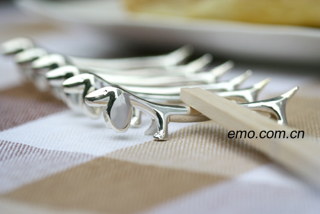 ���µ�С��Ʒ��y�������