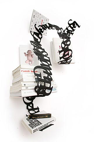 �����������y�߰������ĸ����