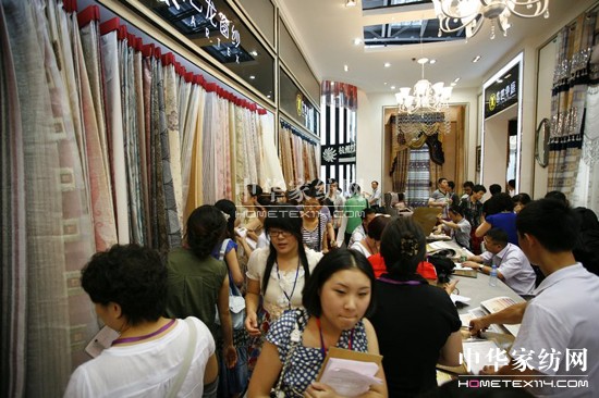 �o������չ����(j��ng)�Q(m��o)���Մ