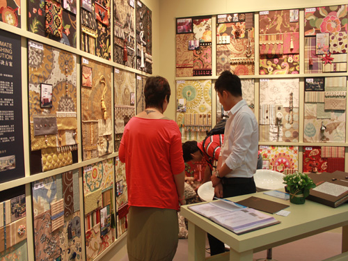 �z��•���{(l��n) ��ɫ�����Ј�(ch��ng)