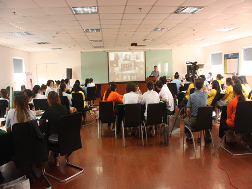 �Z�����׌��N�۾�Ӣ��Ӗ(x��n)��¡���e��