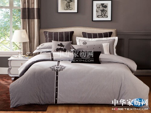 ��ʿ��Ҽ�2012�ﶬ��Ʒ����옷�r(sh��)�м�