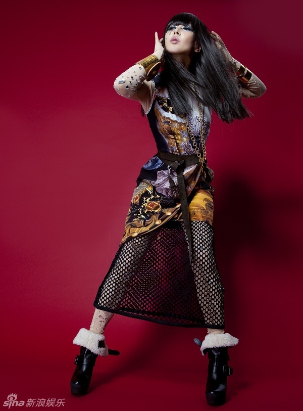 孫悅異域風(fēng)情寫(xiě)真曝光 展辣媽魅力