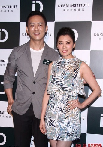 賈靜雯出席公益活動(dòng) 聞前夫變臉