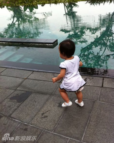 �wޱ��ŮС���³��L(zh��ng)ӛ������u�����ː�