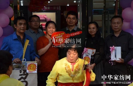 ���Z�����ݵꡰ��Ʒ�ơ����(d��ng)��һ���C��(ji��ng)ʽ