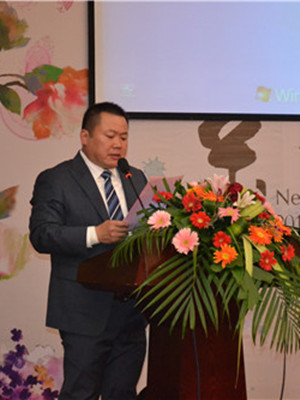 ʥ���R2014������Ʒ�l(f��)����(hu��)�A�M���_