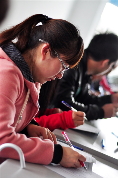 �Ϸ����(li��n)��ɽ�(y��ng)��ȫ�k���_��ȫ���a(ch��n)��Ӗ(x��n)