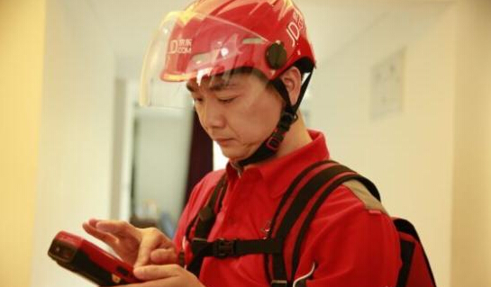 ���|CEO����(qi��ng)�|һ��(xi��n)��؛��(y��ng)��(du��)ӆ�θ߷�