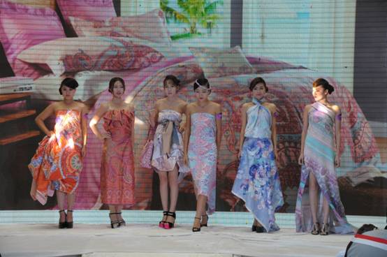 ���z�Ҽ���ͬ��BOX����Ҋ(ji��n)���(hu��)���pϲ��Ʒ��A�M(m��n)��Ļ