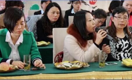 ���ˍu�Ҽ�2015������Ʒ�b�p��(hu��)�߽�(j��ng)�N����Մ��(hu��)�A�M�Y(ji��)����