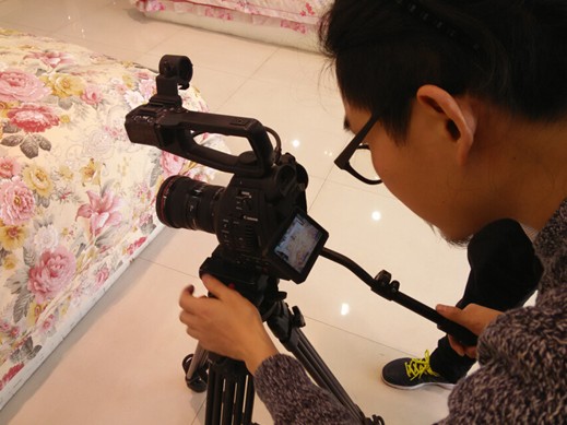 �Ϻ������С���Ŀ�M���M(j��n)Խ���Ҽ�