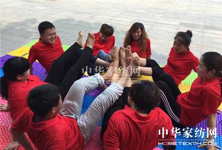 ������ؾ�Ӣ�R������ϵ�＾�l(f��)չ��