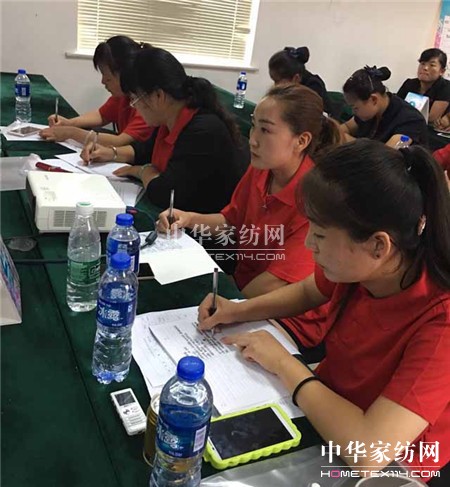 ������ؾ�Ӣ�R�ۣ���ϵ�＾�l(f��)չ��