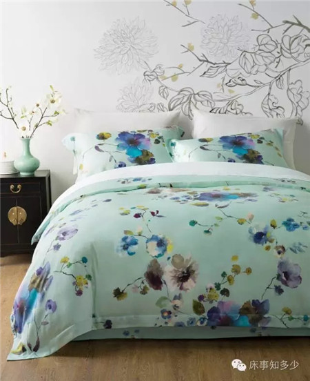 ����Ҽ���һ��ɫ���������ζ���ħ����