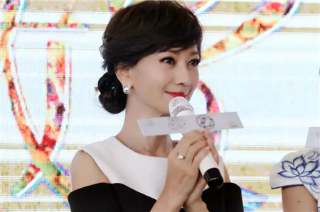 �w��֥�@�G���಩��Ҽ�����ɼ���W���R˹���u��������F(xi��n)��(ch��ng)