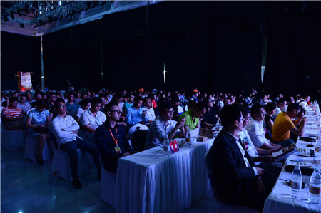 ���M(j��n)ԭ��(chu��ng)�O(sh��)Ӌ(j��)�Ǖr����ͩ�}ȫ�����ϻ��ˆ���