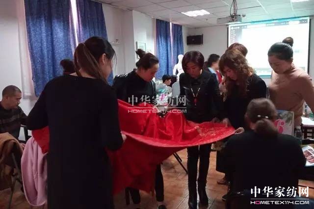 �Pʢ�Ҽ�����Ӣ���ף����f��Փ�������l(shu��)��Ӣ����