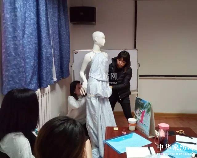 �Pʢ�Ҽ�����Ӣ���������f��Փ�������l(shu��)��Ӣ����