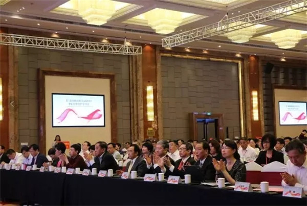 ����������r(sh��)�пƼ��c�f(xi��)ͬ��(chu��ng)�¡���  �Ї�(gu��)�������b��I(y��)�һ��(d��ng)���ߺ��Ͻz�I֮·�a(ch��n)�I(y��)��(du��)�ӕ�(hu��)�ϵ���