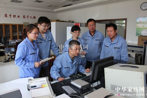 ���ռ��F(tu��n)���x���R�����ܴ���ɫ����վ��