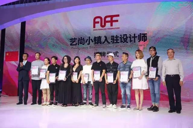 �������ģ��˼�������ޕr(sh��)�������¸߶ȡ���2017���ޕr(sh��)��(li��n)�ϕ�(hu��)�Ї����(hu��)�ں������_