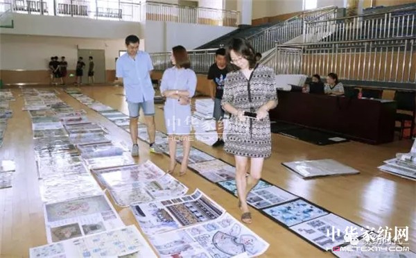 �ư���һ��ɫˇ�p�^�Į��������ں�������չ�_����