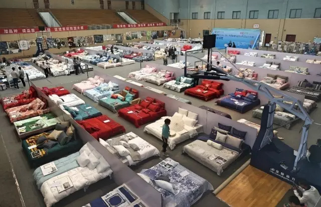 �Ҹ�������ζϯ����ͨ������������300���Ҽ��aƷ��Ů�����