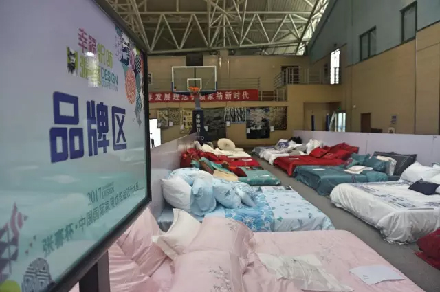 �Ҹ�������ζϯ����ͨ������������300���Ҽ��a(ch��n)Ʒ��Ů��ʣ�