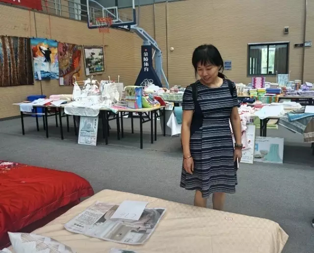 �Ҹ�������ζϯ����ͨ������������300���Ҽ��a(ch��n)Ʒ��Ů�����