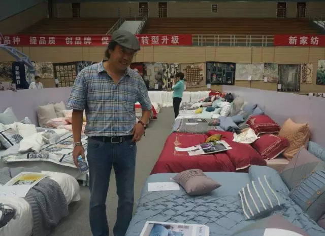 �Ҹ�������ζϯ����ͨ������������300���Ҽ��a(ch��n)Ʒ��Ů�����