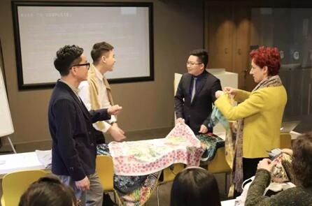 ����Ҽ��y���R�m�W�ᣬ�_����(gu��)�H�r(sh��)��У��������