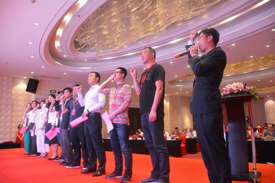 ��Ӣ���I(l��ng)�a(ch��n)�I(y��)��(chu��ng)���(q��)�Ӄrֵ�����h˹�˶�����•2018�Ї��Ҽ��ҾӮa(ch��n)�I(y��)�l(f��)չ�߷�Փ��