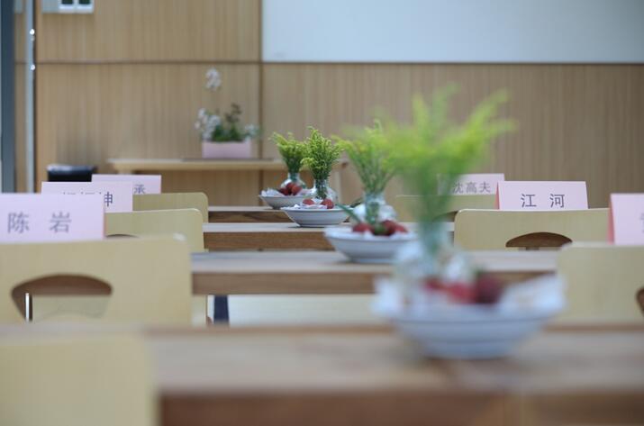 ����Ȼ���ؾ�����������һ�����ӵİl(f��)����