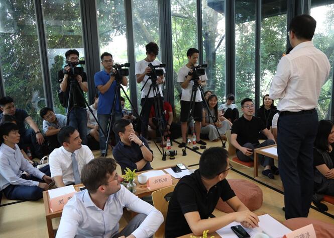 ����Ȼ���ؾ��������һ�����ӵİl(f��)����