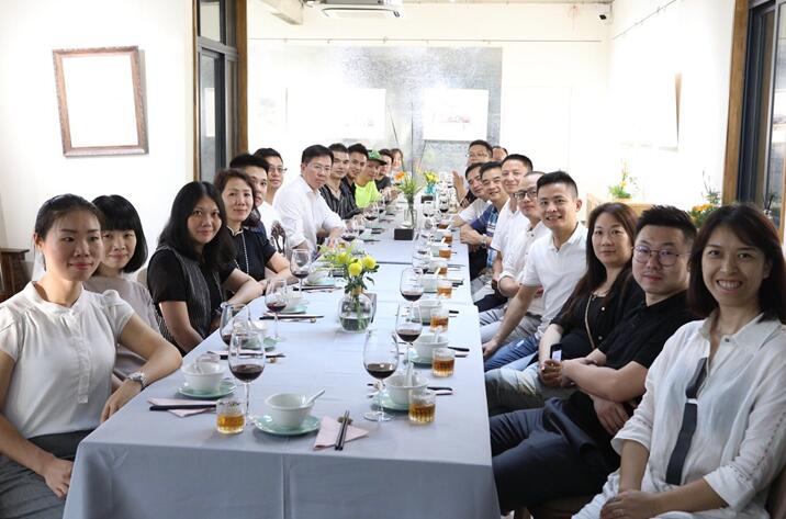 ����Ȼ���ؾ�����������һ�����ӵİl(f��)����