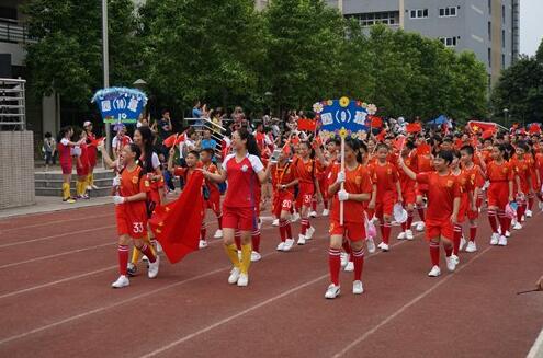 ˯�����Ҽ������L��ϯ�|ƽС�W(xu��)��һ���������Ļ��w�(y��n)���