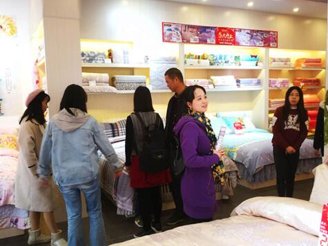 ˯�����Ҽ�¡���M(j��n)�v�(y��ng)���У���(ch��ng)�����