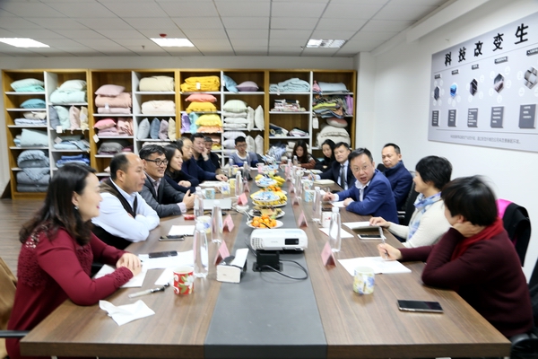 ���������ںϰl(f��)չ������L����Ī��˹