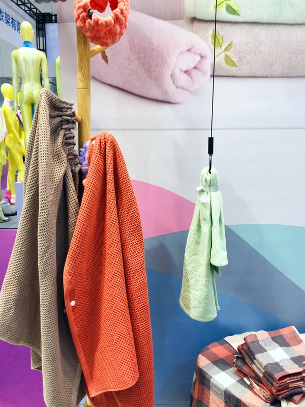 ���ϰ�ɫǧˇ���x�����W(xu��)ë��--�L�ӱ�ǧˇ����Ʒ�������޹�˾���T�˴�����(qi��ng)