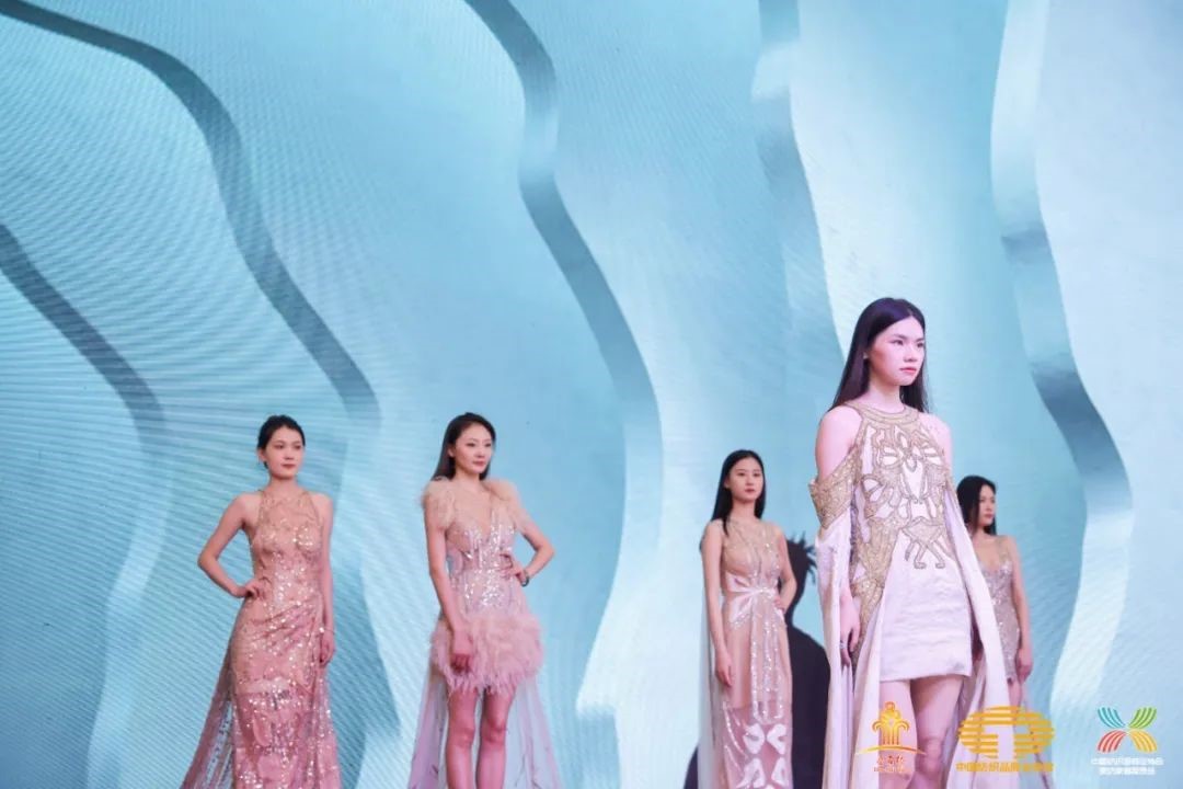 䁾͌�����֮·�����F(xi��n)���|(zh��)���l(f��)չ--2022�Ї���������(y��ng)朴������ͨ¡���e��