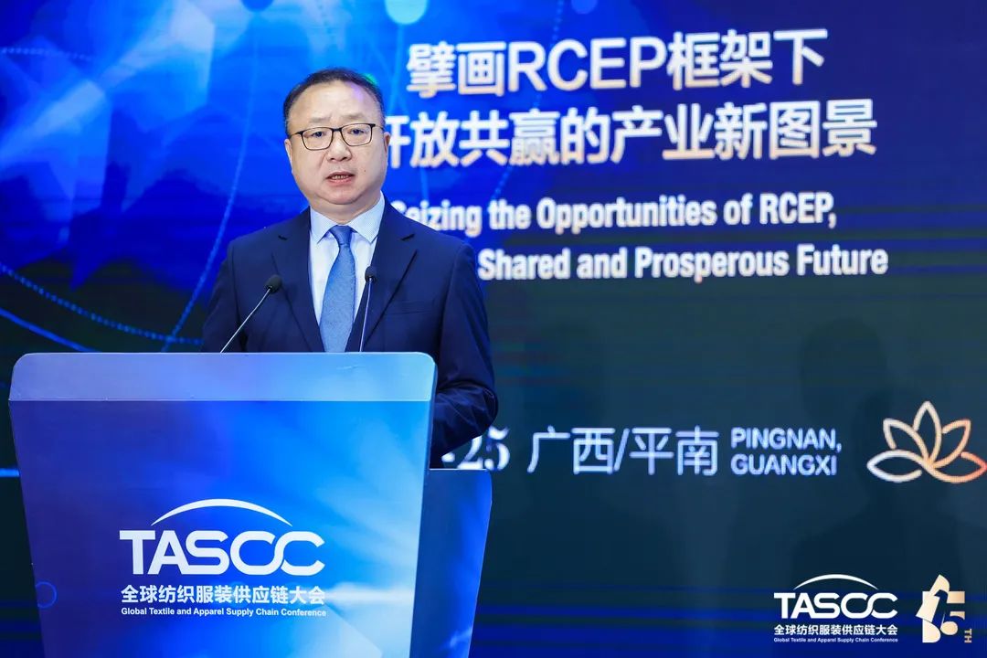 ��θ��|(zh��)����(sh��)ʩRCEP��̤��ȫ�򼏿����b�a(ch��n)�I(y��)�_�Ź��A�l(f��)չ֮·��